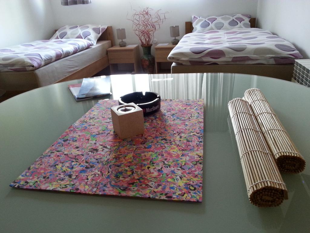 Studio Apartments Korosteljev Osijek Rom bilde