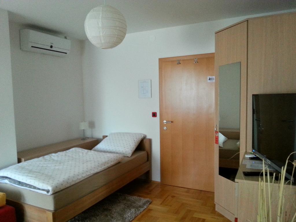 Studio Apartments Korosteljev Osijek Rom bilde