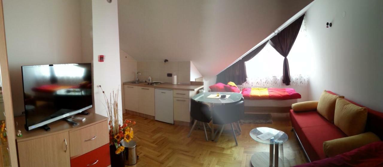 Studio Apartments Korosteljev Osijek Eksteriør bilde